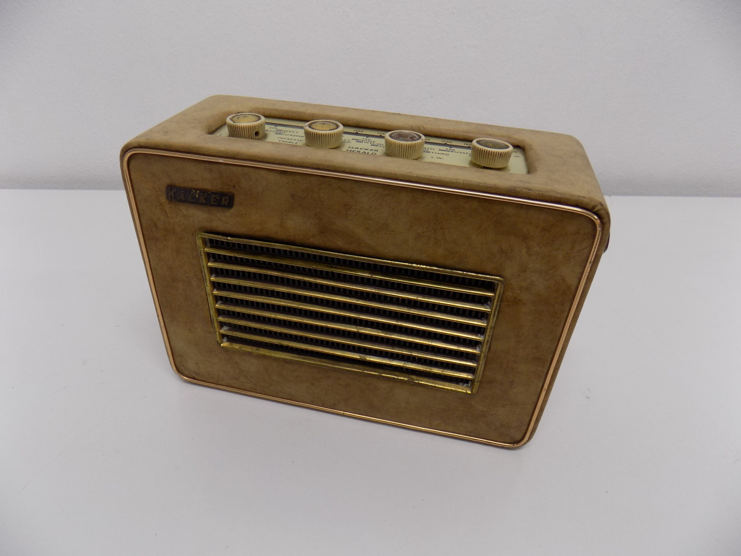 Hacker herald radio. Vintage.