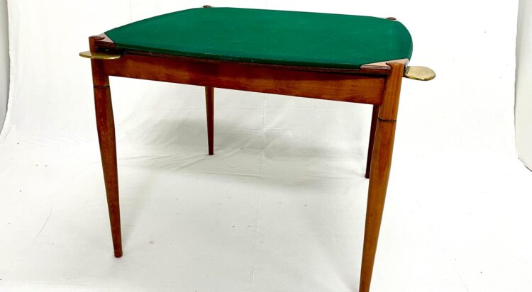 Tavolo da gioco disegnato da Giò Ponti e prod. da Fratelli Reguitti. Game table designed by Giò Ponti, manufactured by Fratelli Reguitti. 1960s.