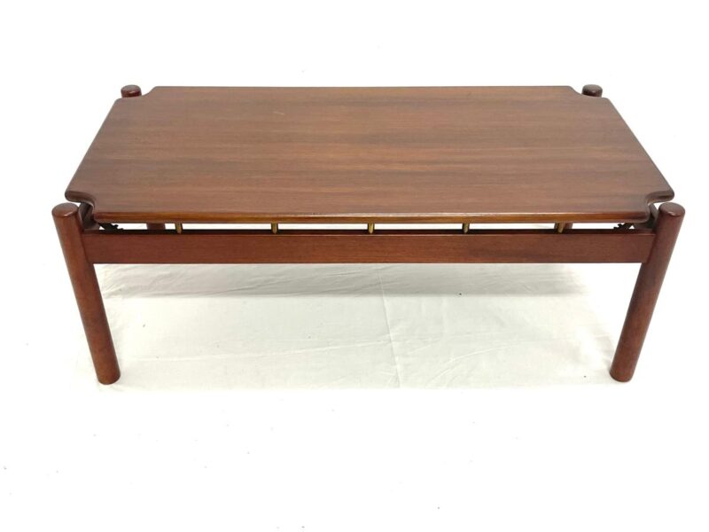 Coffee table. Designer Ilmari Tapiovaara.