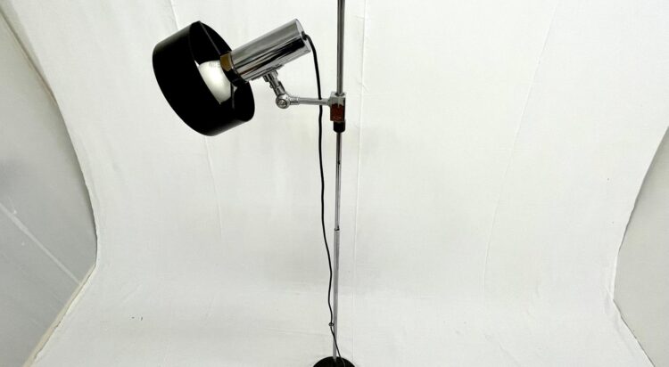 Lampada da terra orientabile di Stilnovo, anni ’60. Adjustable floor lamp by Stilnovo, 1960s