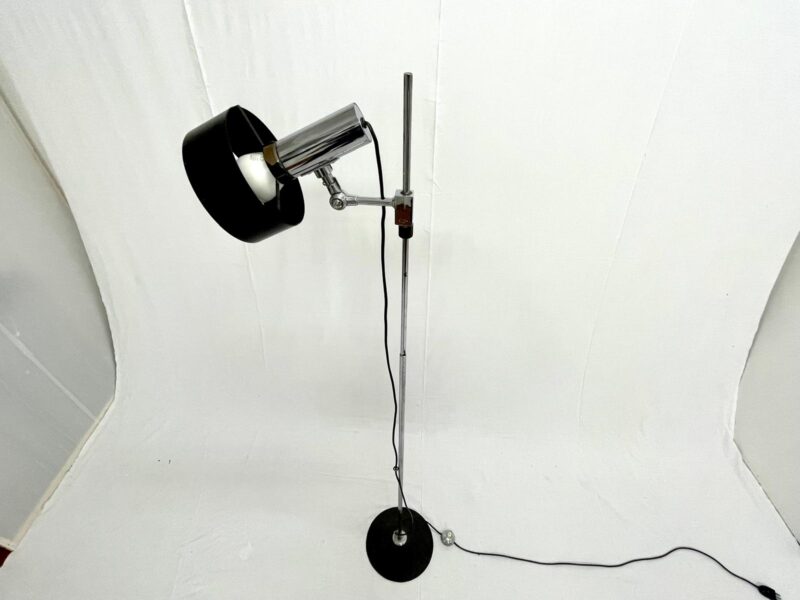 Lampada da terra orientabile di Stilnovo, anni ’60. Adjustable floor lamp by Stilnovo, 1960s