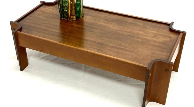 Tavolino Zelda di Sergio Asti per Poltronova. Italia.  Zelda coffee table by Sergio Asti for Poltronova, Italy.
