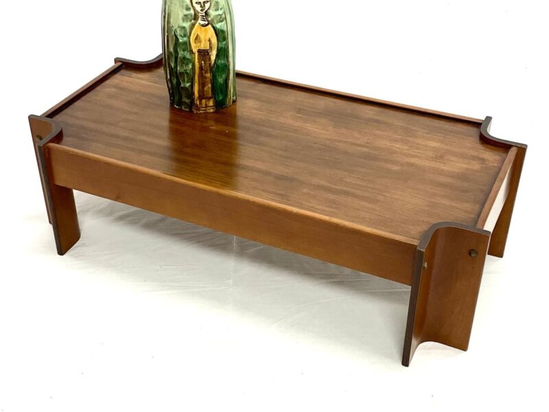 Tavolino Zelda di Sergio Asti per Poltronova. Italia.  Zelda coffee table by Sergio Asti for Poltronova, Italy.