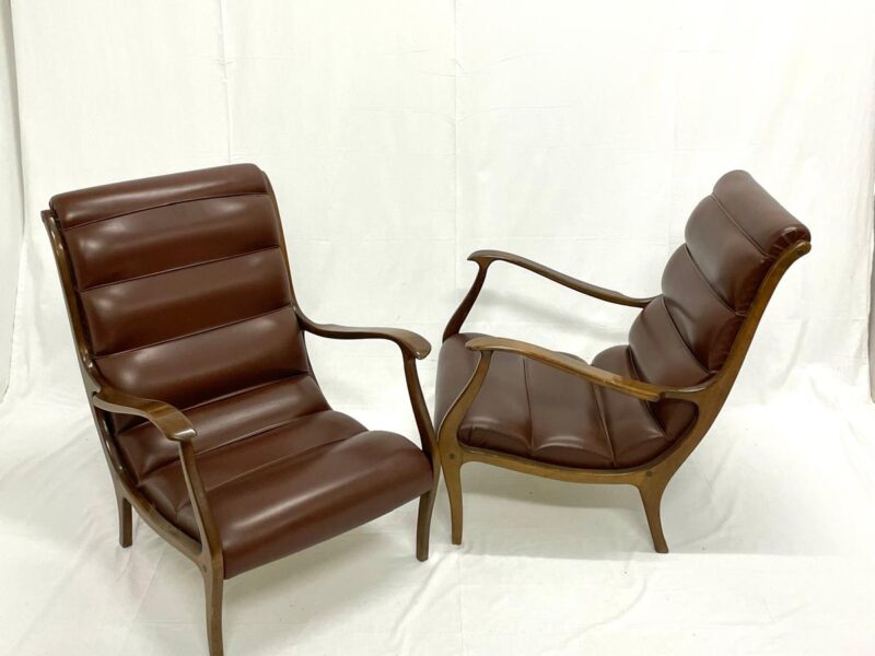 Ezio Longhi. Sedie da salotto con schienale a coste per ELAM, Italia 1960s. Ezio Longhi. Living room chairs with ribbed backrests for ELAM, Italy, 1960s