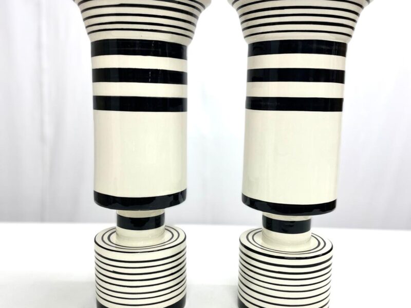 Coppia di vasi in ceramica. Anni ’80. Ottime condizioni.