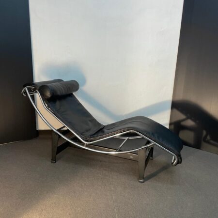 Chaise Longue LC4 – Cassina (Design Le Corbusier, Jeanneret, Perriand)