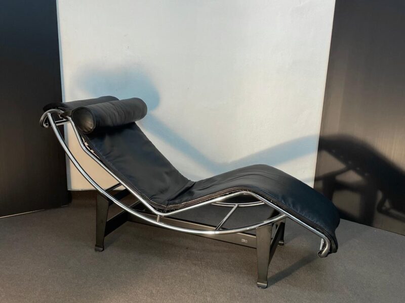 Chaise Longue LC4 – Cassina (Design Le Corbusier, Jeanneret, Perriand)